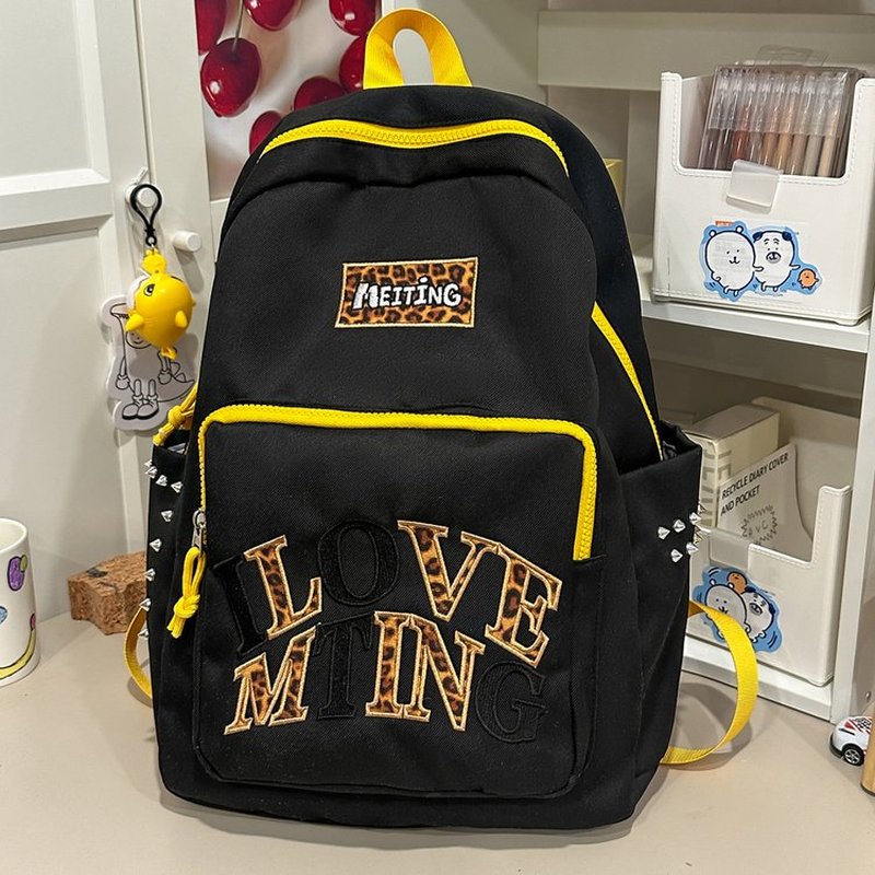 Y2Kグレーバックパック（女性用）、ヒョウ柄レターパッチ付き - School Backpack Teen のレビューと価格